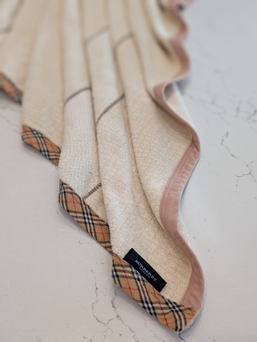 Burberry Nova Check Blanket - EUC - Cream 77x54 Inches - Picture 13 of 16
